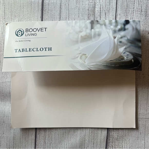 Boovet Living Red Square Tablecloth 52” x 52” Plaid Damask 100% Polyester NWOT - Picture 3 of 4